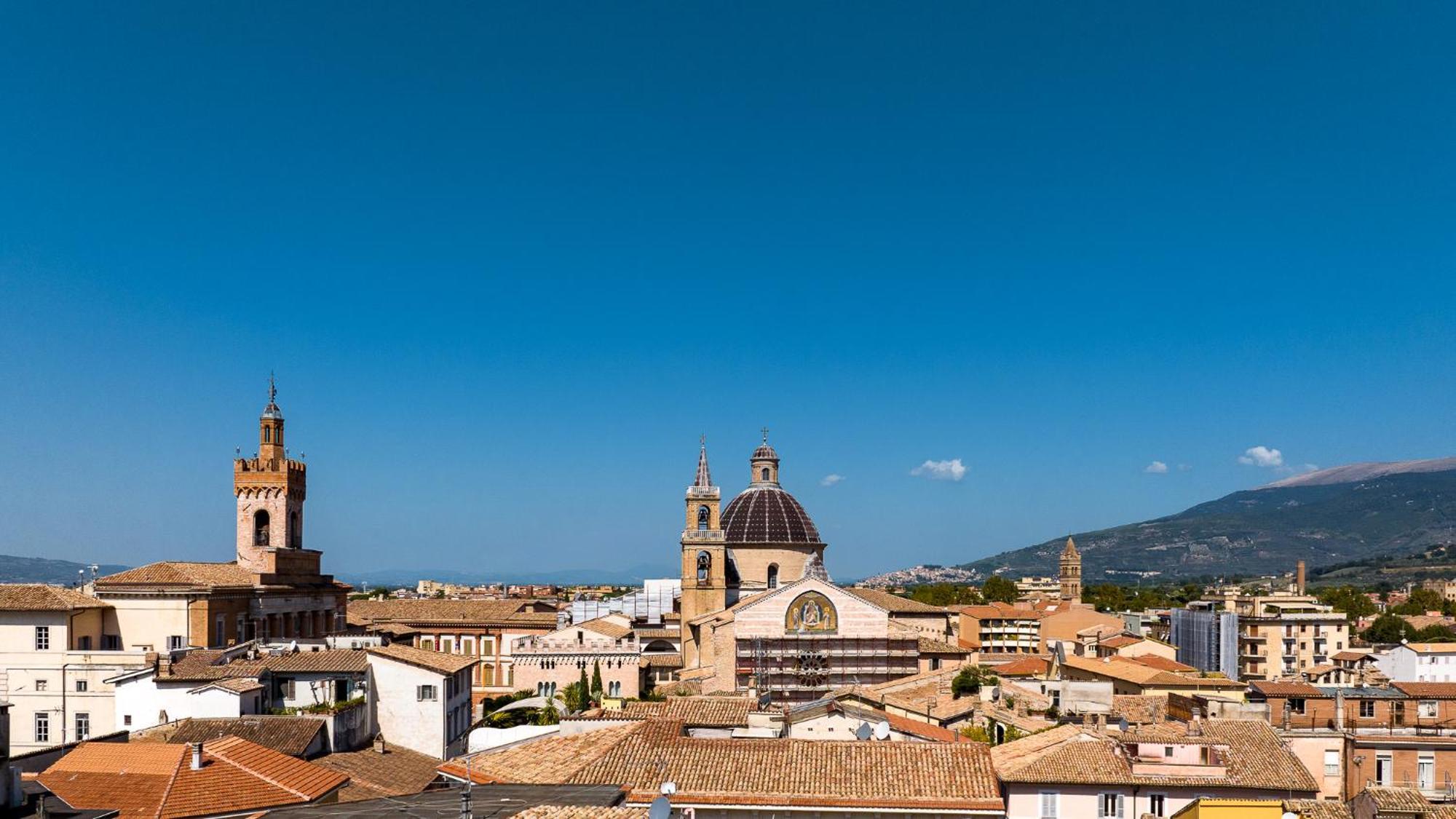 Lo Scrigno Apartment Foligno Luaran gambar